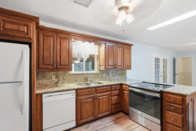 406 Cottonwood Street, Hot Springs, AR 71913