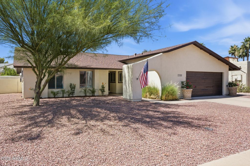 Image 1 of property listing at 7755 E ROSE Lane E, Scottsdale, AZ 85250