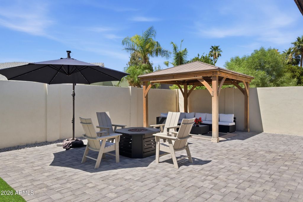 Image 23 of property listing at 7755 E ROSE Lane E, Scottsdale, AZ 85250
