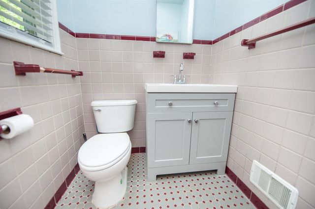 220 N Lanford Street, Spartanburg, SC 29301