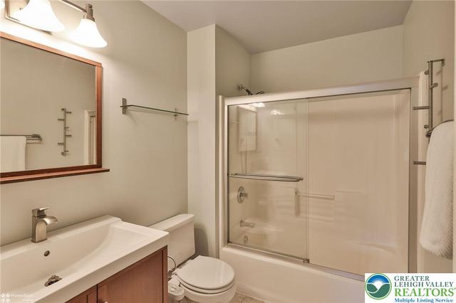 1875 Jenkins Drive, Easton, PA 18040