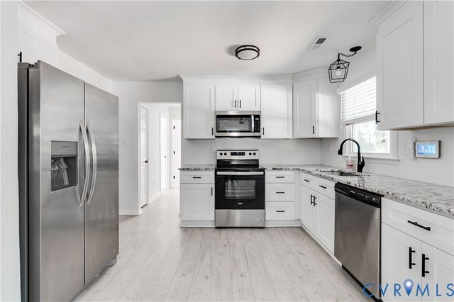 10008 Brittonwood Dr, North Chesterfield, VA 23237