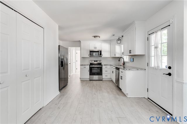 10008 Brittonwood Dr, North Chesterfield, VA 23237