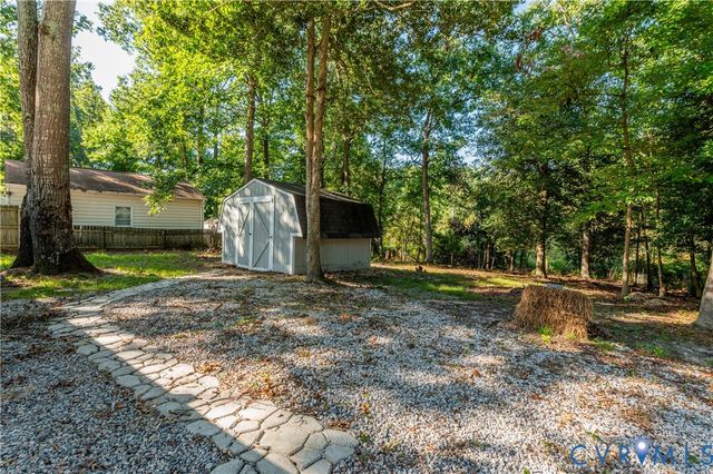 10008 Brittonwood Dr, North Chesterfield, VA 23237