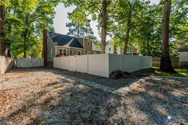 10008 Brittonwood Dr, North Chesterfield, VA 23237