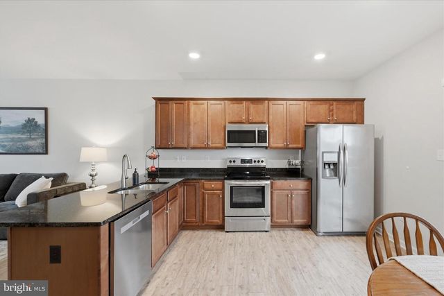 227 MAGELLAN DR, Martinsburg, WV 25404