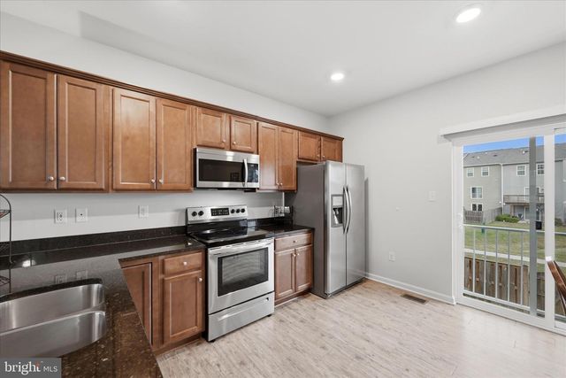 227 MAGELLAN DR, Martinsburg, WV 25404