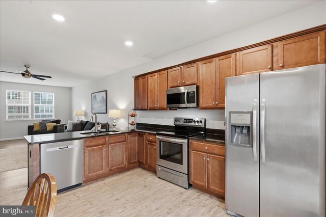 227 MAGELLAN DR, Martinsburg, WV 25404