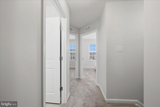 227 MAGELLAN DR, Martinsburg, WV 25404