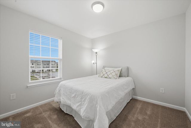 227 MAGELLAN DR, Martinsburg, WV 25404