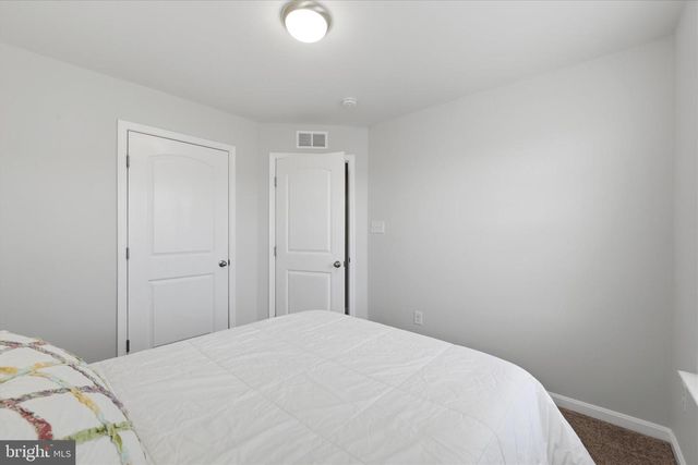 227 MAGELLAN DR, Martinsburg, WV 25404