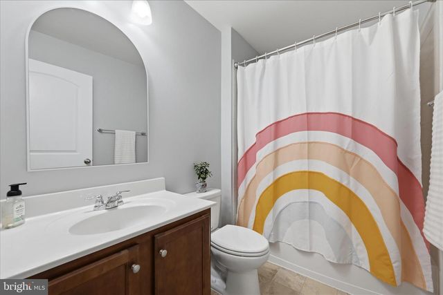 227 MAGELLAN DR, Martinsburg, WV 25404