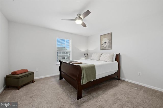 227 MAGELLAN DR, Martinsburg, WV 25404