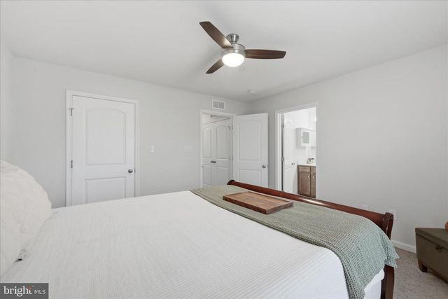 227 MAGELLAN DR, Martinsburg, WV 25404