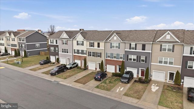 227 MAGELLAN DR, Martinsburg, WV 25404