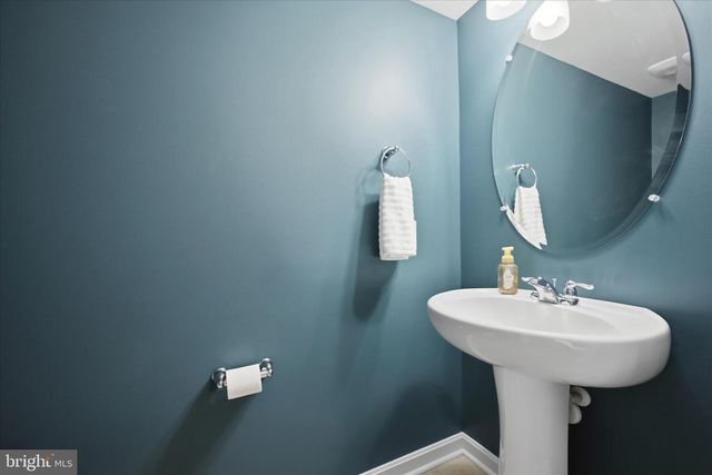 227 MAGELLAN DR, Martinsburg, WV 25404