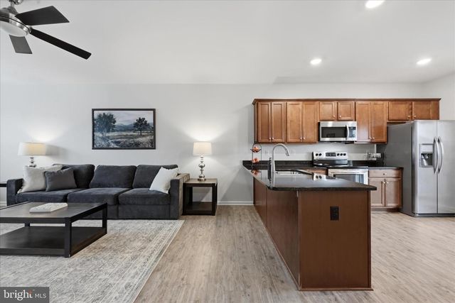 227 MAGELLAN DR, Martinsburg, WV 25404