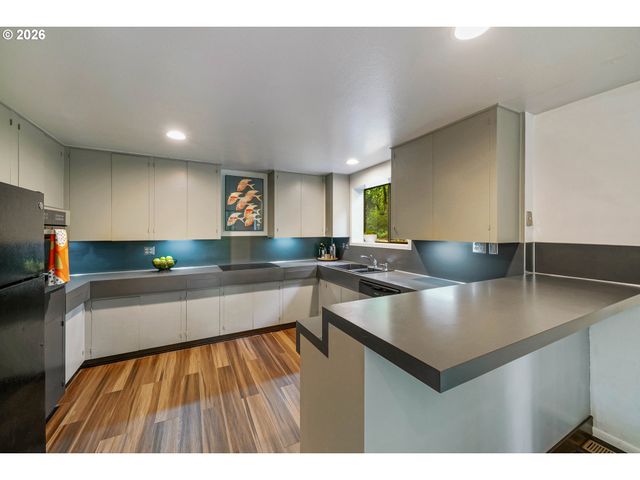 4298 RIVER Rd S, Salem, OR 97302