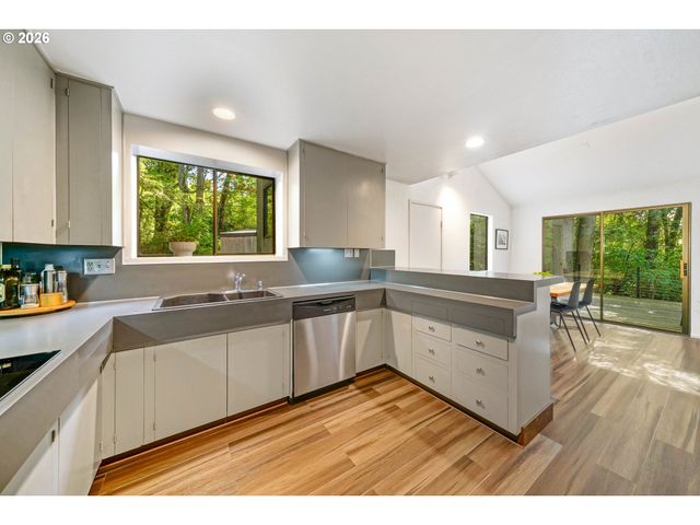 4298 RIVER Rd S, Salem, OR 97302