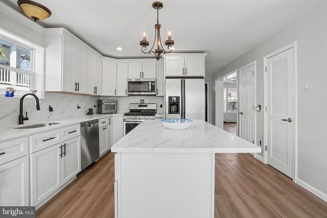 348 KINGFISHER RD, Tuckerton, NJ 08087