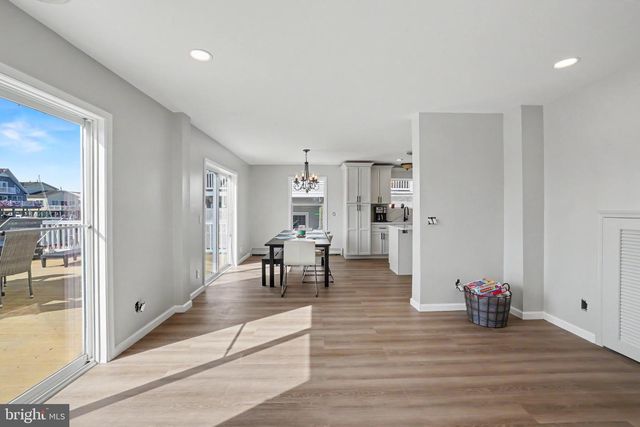 348 KINGFISHER RD, Tuckerton, NJ 08087