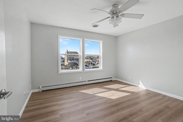 348 KINGFISHER RD, Tuckerton, NJ 08087