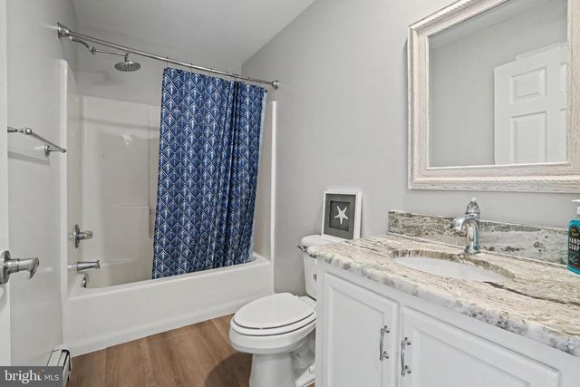 348 KINGFISHER RD, Tuckerton, NJ 08087