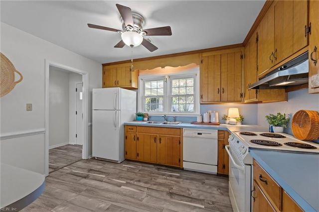 103 York Point DR, Seaford, VA 23696
