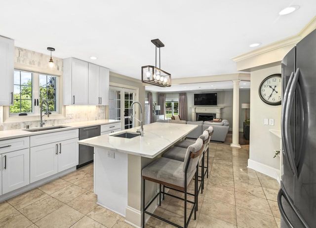 134 E Trillium COURT, Mequon, WI 53092