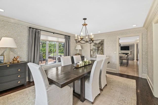 134 E Trillium COURT, Mequon, WI 53092