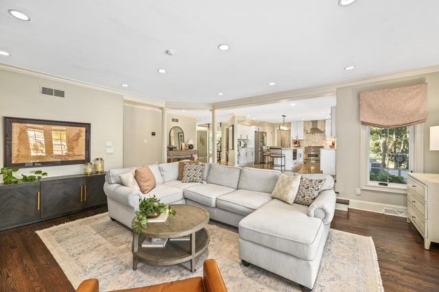 134 E Trillium COURT, Mequon, WI 53092