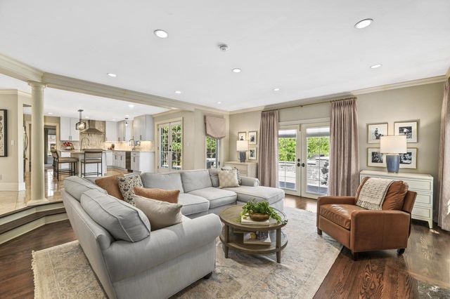 134 E Trillium COURT, Mequon, WI 53092