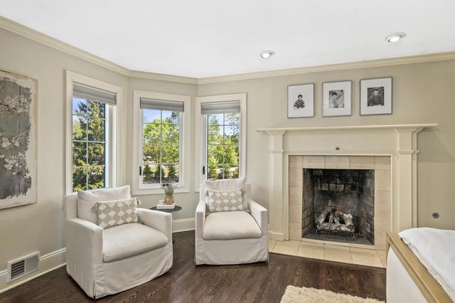 134 E Trillium COURT, Mequon, WI 53092