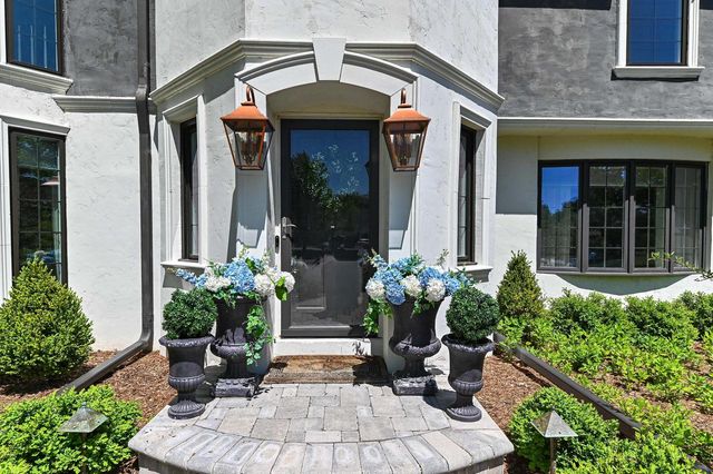 134 E Trillium COURT, Mequon, WI 53092