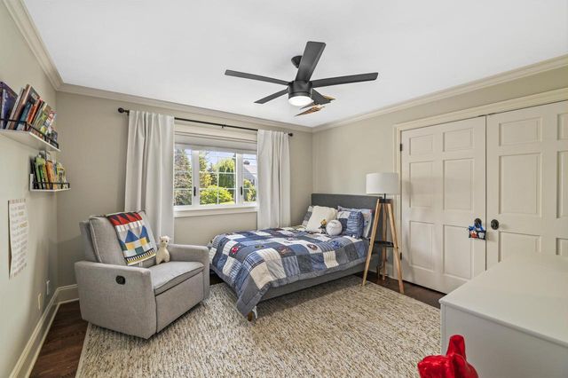 134 E Trillium COURT, Mequon, WI 53092