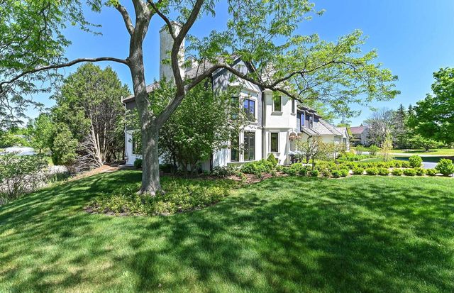 134 E Trillium COURT, Mequon, WI 53092