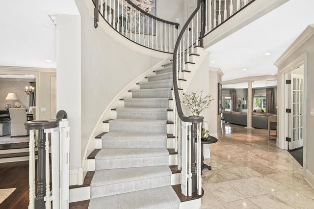 134 E Trillium COURT, Mequon, WI 53092