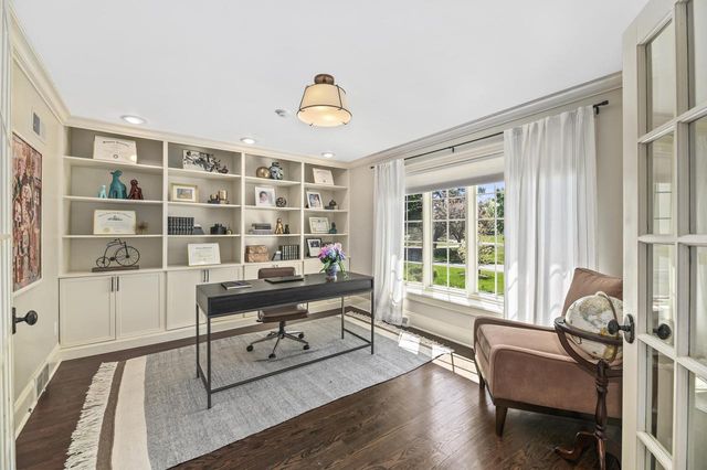 134 E Trillium COURT, Mequon, WI 53092