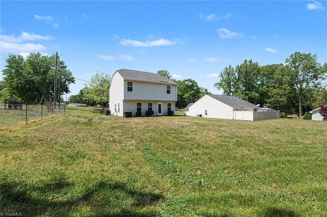 4586 Sun Valley Lane, Kernersville, NC 27284