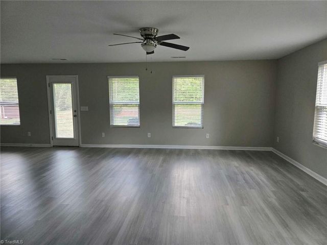 4586 Sun Valley Lane, Kernersville, NC 27284