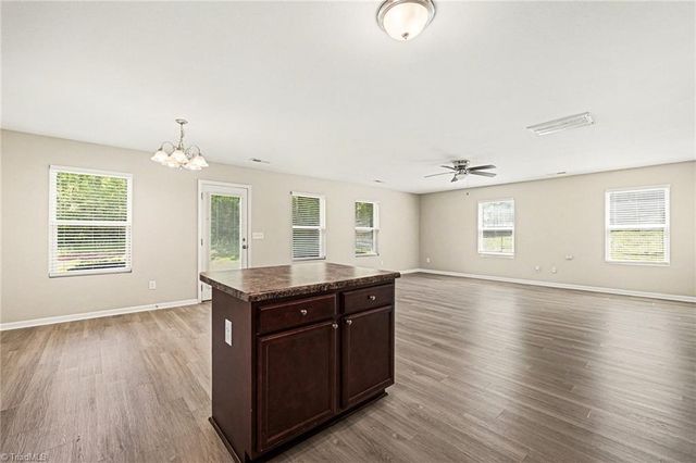 4586 Sun Valley Lane, Kernersville, NC 27284