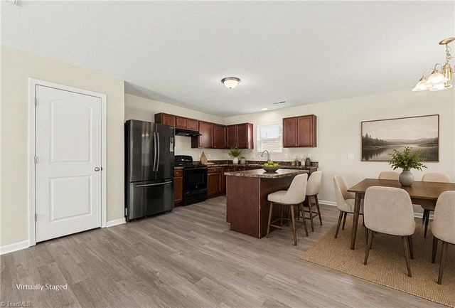 4586 Sun Valley Lane, Kernersville, NC 27284