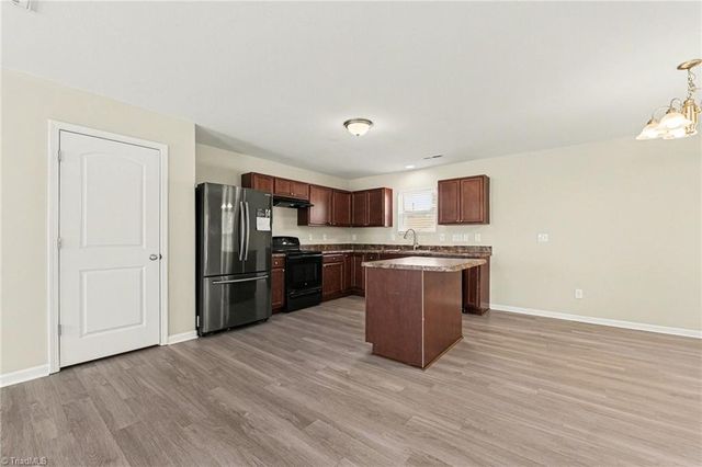 4586 Sun Valley Lane, Kernersville, NC 27284