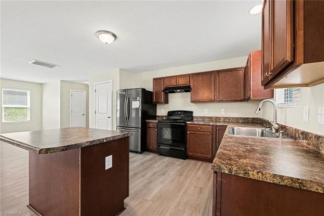 4586 Sun Valley Lane, Kernersville, NC 27284