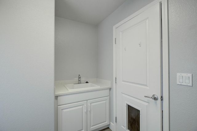2272 Hartland Cir, Roseville, CA 95747