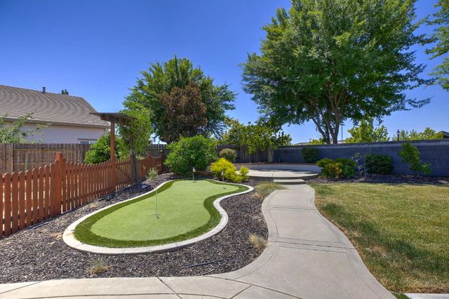 2272 Hartland Cir, Roseville, CA 95747