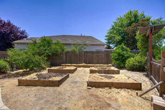 2272 Hartland Cir, Roseville, CA 95747