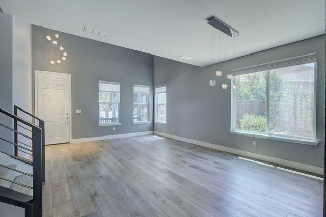 2272 Hartland Cir, Roseville, CA 95747