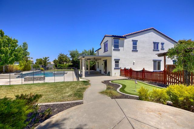 2272 Hartland Cir, Roseville, CA 95747