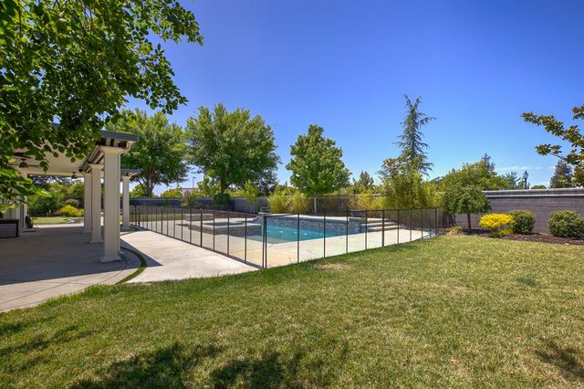 2272 Hartland Cir, Roseville, CA 95747
